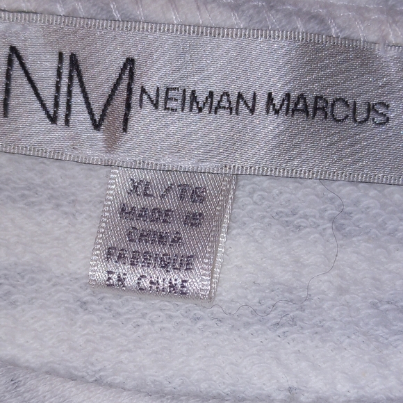 Neiman Marcus White Textured Fabric Short Sleeved Dress/Bathing Suit Cover-Up - Picture 6 of 6